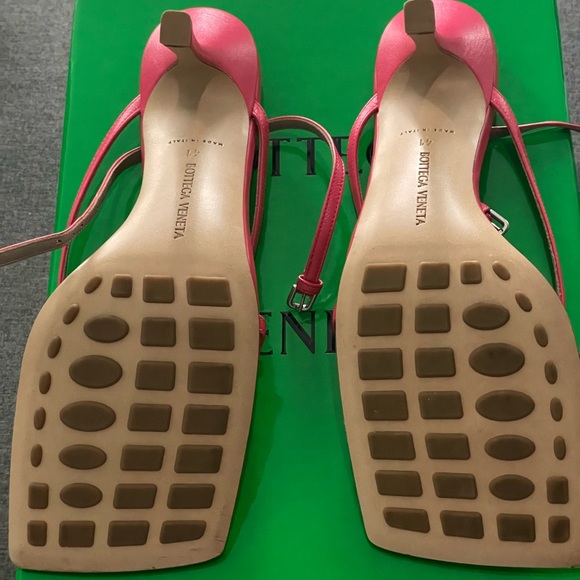 Bottega Veneta stretch strap sandal - Picture 3 of 7